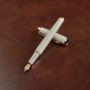 Luxury White Fountain Pen with Arrow Clip